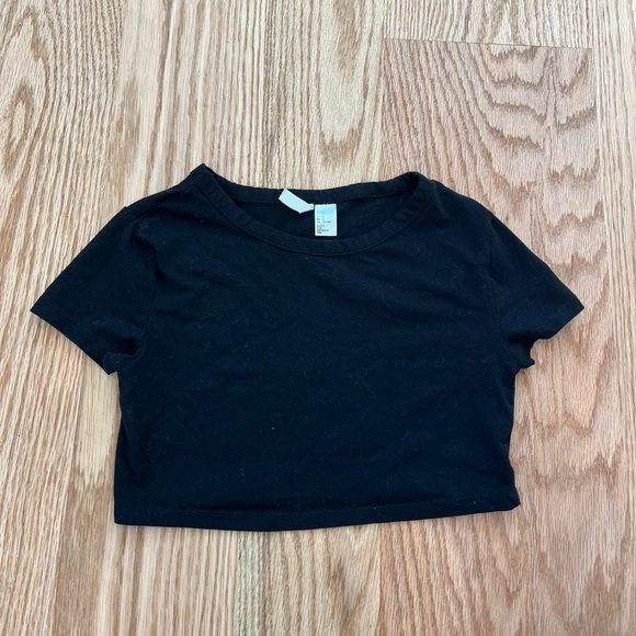 H&M tee bundle - Picture 10 of 10